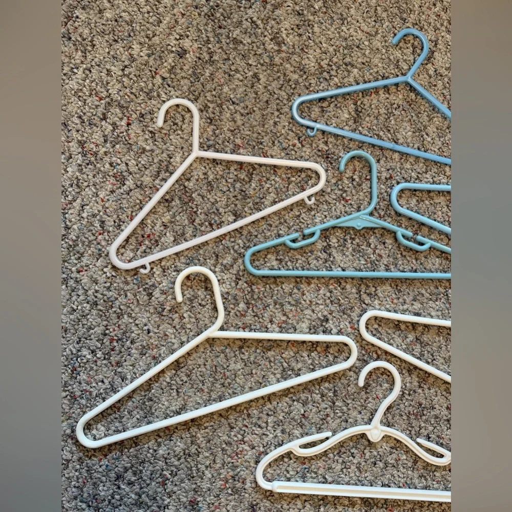 Lot of 8 Blue & White Plastic Children’s Hangers